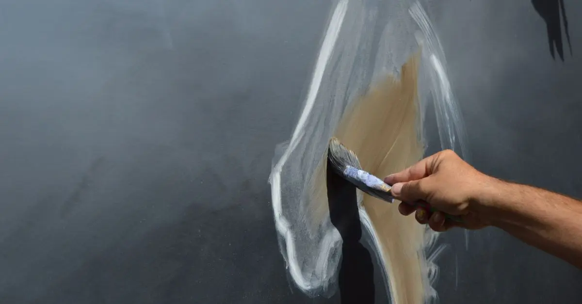 Peindre un mur en 5 étapes simples avec la peinture sur mesure