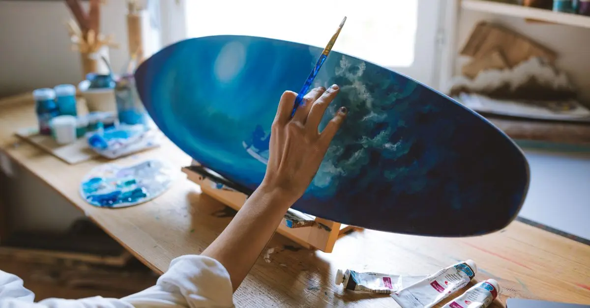 Comment réaliser une peinture sur mesure adaptée à votre style