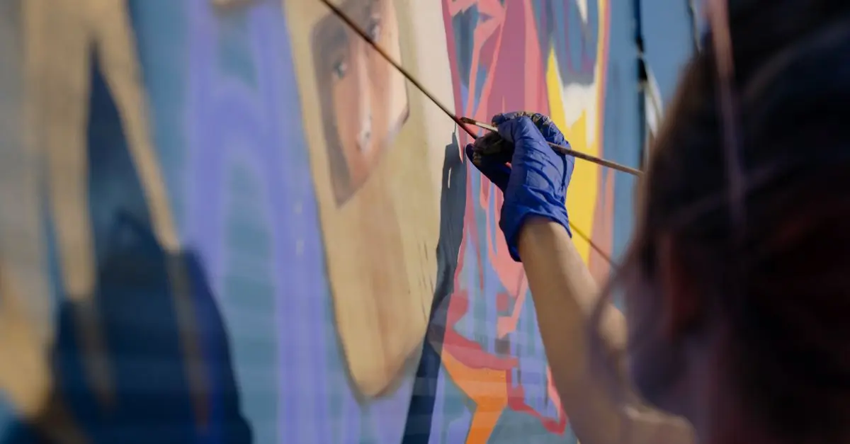Peindre une fresque murale avec de la peinture sur mesure