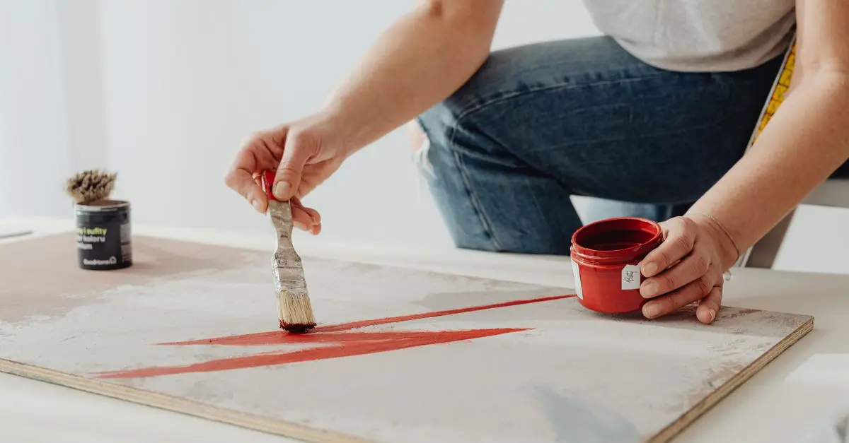 Faire sa propre peinture sur mesure : les matériaux nécessaires